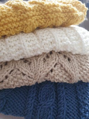 Grande couverture bébé tricotée main